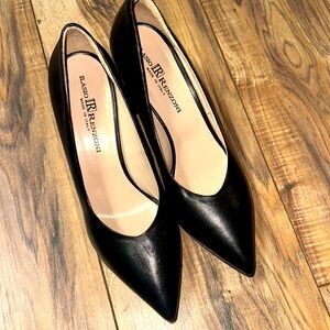 NWOT. Women's Ilasio Renzoni wide leather high heels. Italian made. Size 38.5 eu